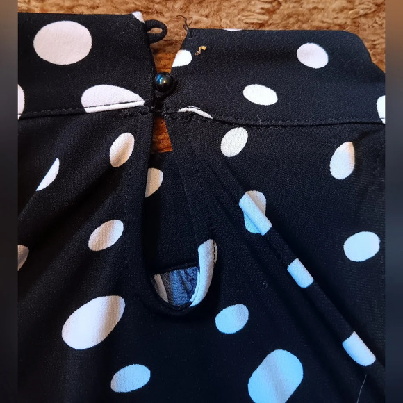 Womens Style Co. Poka dot blouse size M button missing - Picture 3 of 5